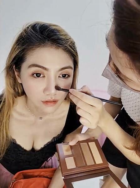 彩妝教學【美妝】桃園彩妝師教學，保養彩妝二合一，Joy老師韓