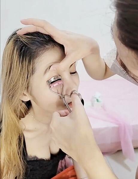 彩妝教學【美妝】桃園彩妝師教學，保養彩妝二合一，Joy老師韓