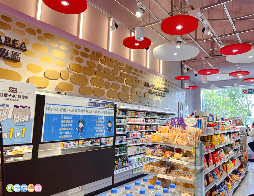 ★ 台中親子景點★ 中央公園遊客中心,以航空為主題打造的特色