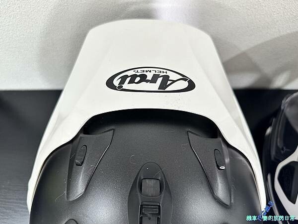 [部品開箱] Arai Tour-Cross V Disco