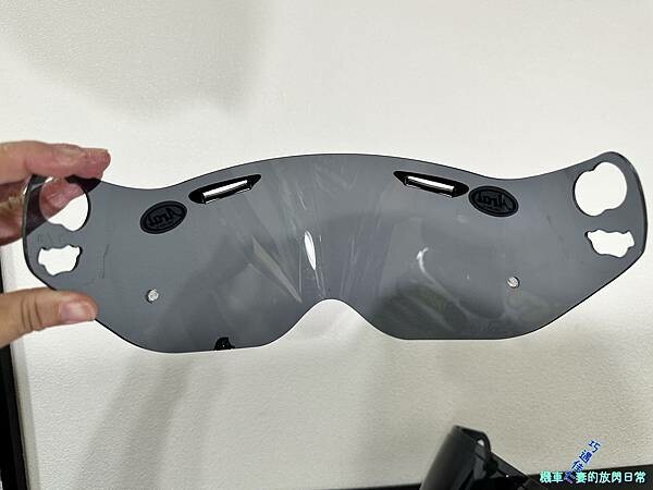 [部品開箱] Arai Tour-Cross V Disco