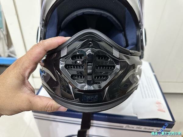 [部品開箱] Arai Tour-Cross V Disco