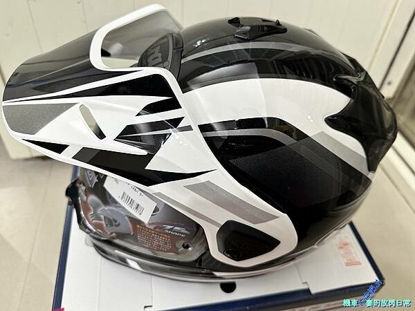 [部品開箱] Arai Tour-Cross V Disco