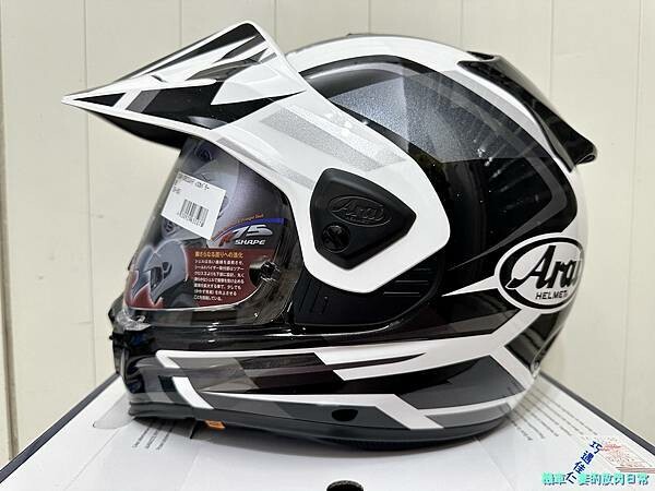 [部品開箱] Arai Tour-Cross V Disco
