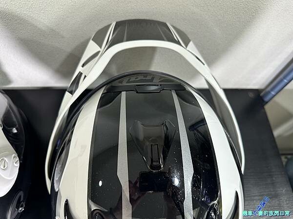 [部品開箱] Arai Tour-Cross V Disco