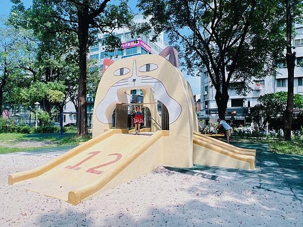 ★台南●安平＊藏金閣二館，全台最美的公家機關，一秒闖入愛麗絲