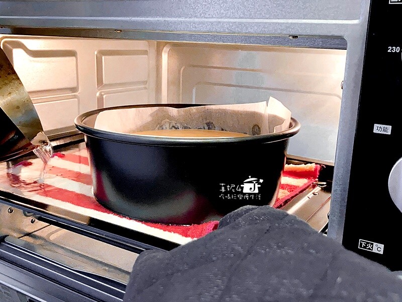 烘焙筆記│古早味布丁蛋糕,軟綿細緻會搖晃的蛋糕,好吃不死甜