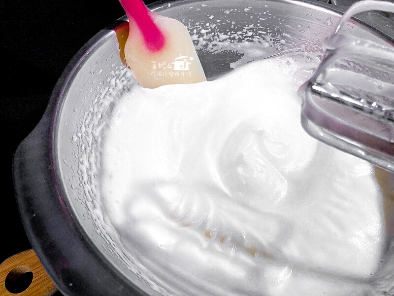 烘焙筆記│巧克力爆漿蛋糕，濕潤綿密的口感裡有甜沒有膩