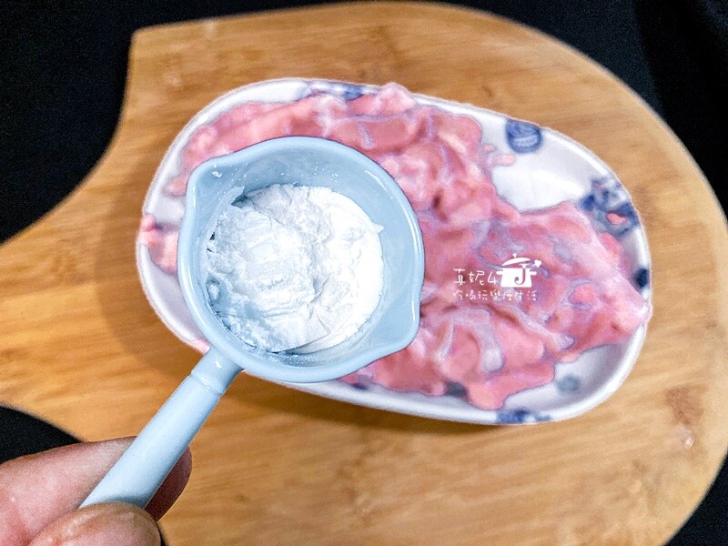 烹飪筆記│打拋豬肉片，泰式餐館必點的人氣招牌菜