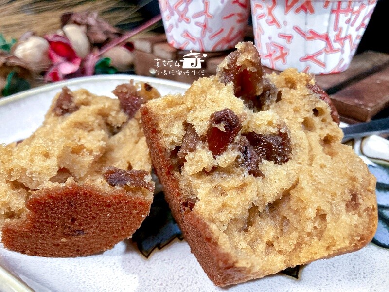 烘焙筆記│巧克力爆漿蛋糕，濕潤綿密的口感裡有甜沒有膩