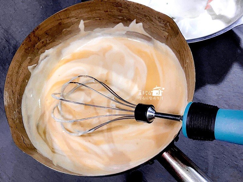 烘焙筆記│古早味布丁蛋糕,軟綿細緻會搖晃的蛋糕,好吃不死甜