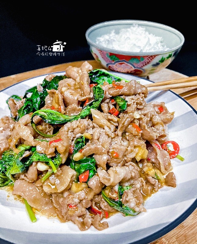 烹飪筆記│打拋豬肉片，泰式餐館必點的人氣招牌菜