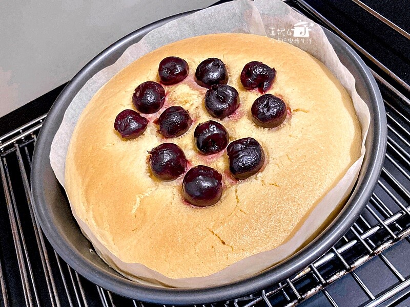 烘焙筆記│古早味布丁蛋糕,軟綿細緻會搖晃的蛋糕,好吃不死甜