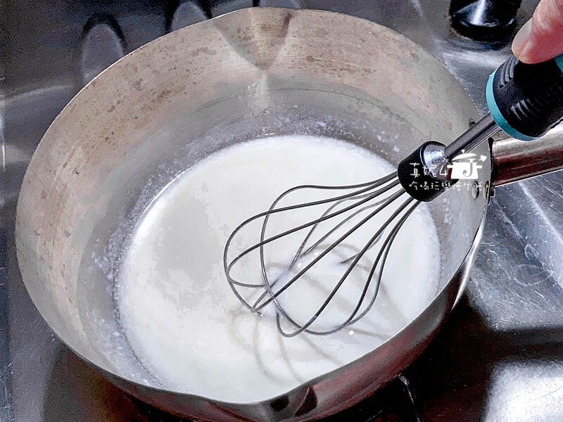 烘焙筆記│古早味布丁蛋糕,軟綿細緻會搖晃的蛋糕,好吃不死甜