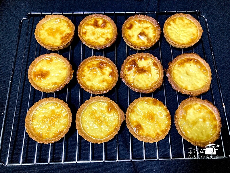 烘焙筆記│巧克力爆漿蛋糕，濕潤綿密的口感裡有甜沒有膩