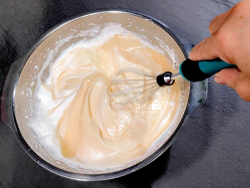 烘焙筆記│古早味布丁蛋糕,軟綿細緻會搖晃的蛋糕,好吃不死甜