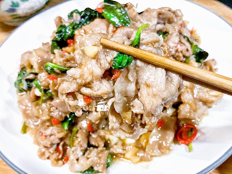 烹飪筆記│打拋豬肉片，泰式餐館必點的人氣招牌菜