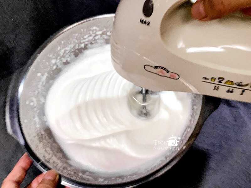 烘焙筆記│古早味布丁蛋糕,軟綿細緻會搖晃的蛋糕,好吃不死甜