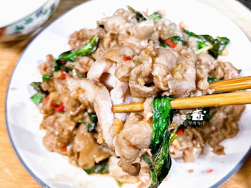 烹飪筆記│打拋豬肉片，泰式餐館必點的人氣招牌菜