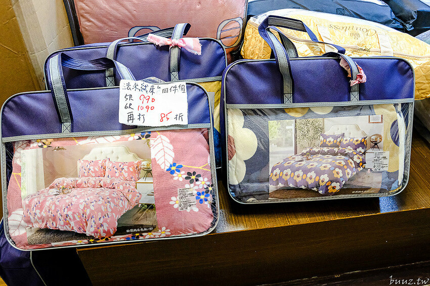 結束營業清倉特賣，法頌寢飾沙鹿店，多樣寢具買一送一，天絲涼被第二件半價，萬件商品一件不留！