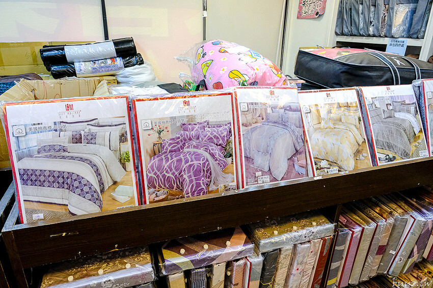 結束營業清倉特賣，法頌寢飾沙鹿店，多樣寢具買一送一，天絲涼被第二件半價，萬件商品一件不留！