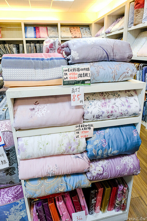 結束營業清倉特賣，法頌寢飾沙鹿店，多樣寢具買一送一，天絲涼被第二件半價，萬件商品一件不留！