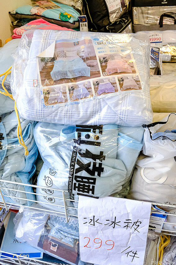 結束營業清倉特賣，法頌寢飾沙鹿店，多樣寢具買一送一，天絲涼被第二件半價，萬件商品一件不留！