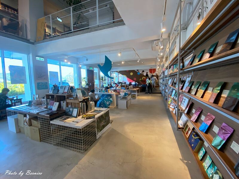 太平青鳥書局~廢棄國小重生為全台最美望海書店 @Bernice的隨手筆記