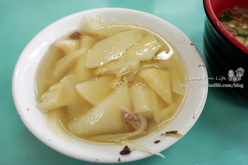 台中美食豬頭三排隊美食炸粿蚵嗲竹筍大骨湯DSC00424.JPG