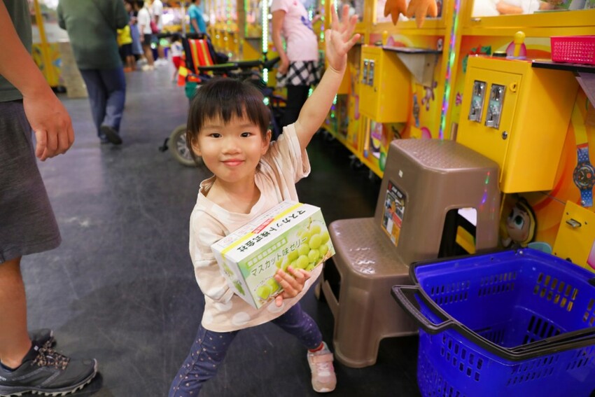 台南旅遊｜台南親子一日遊美食景點！永康夾舖子遊樂園 親子友善、新手友善 夾娃娃機、夾零食機推薦！ - 奇奇一起玩樂趣