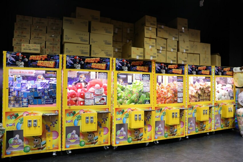 台南旅遊｜台南親子一日遊美食景點！永康夾舖子遊樂園 親子友善、新手友善 夾娃娃機、夾零食機推薦！ - 奇奇一起玩樂趣