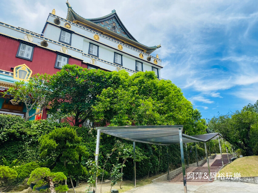 【台南左鎮景點】「噶瑪噶居寺」藏傳佛教傳承之西藏氛圍|華麗寶殿融合漢藏建築美學推薦|