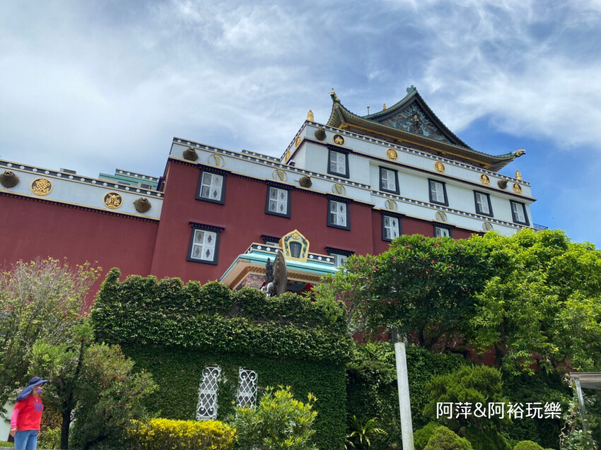 【台南左鎮景點】「噶瑪噶居寺」藏傳佛教傳承之西藏氛圍|華麗寶殿融合漢藏建築美學推薦|
