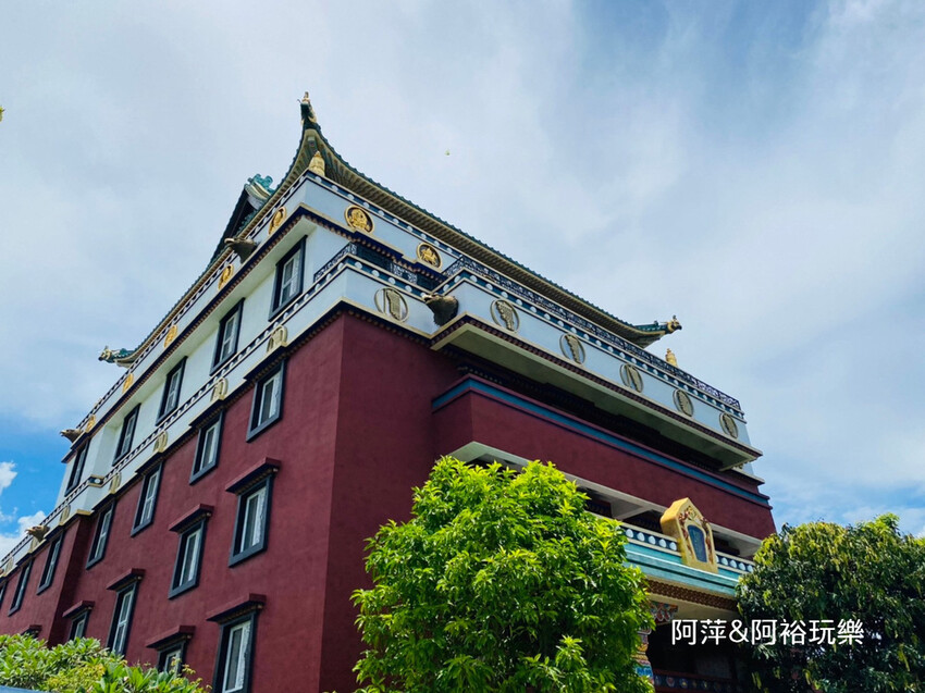 【台南左鎮景點】「噶瑪噶居寺」藏傳佛教傳承之西藏氛圍|華麗寶殿融合漢藏建築美學推薦|