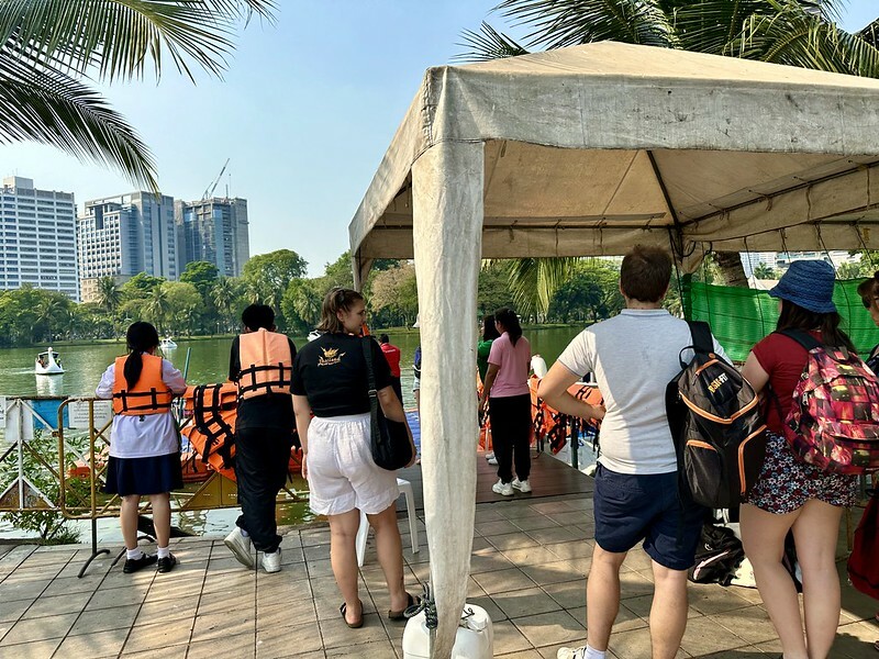 【泰國，曼谷】漫步城市中的綠地「曼谷百年歷史倫披尼公園」（ Lumpini Park  สวนลุมพินี），還有免費的天