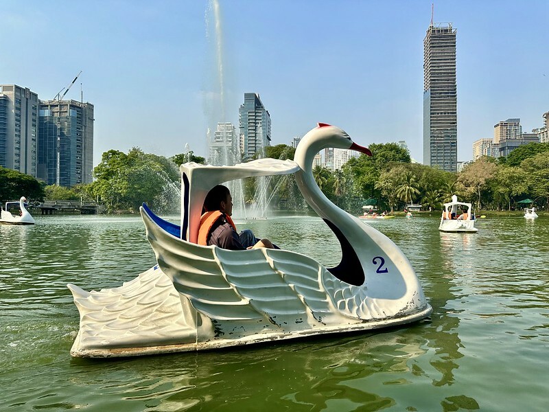 【泰國，曼谷】漫步城市中的綠地「曼谷百年歷史倫披尼公園」（ Lumpini Park  สวนลุมพินี），還有免費的天
