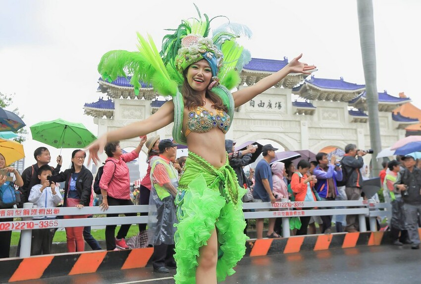 【台北活動】2023夢想嘉年華‧夢回汐止│藝起搖擺築夢‧街上跳森巴舞│世界最大華人嘉年華│最大活動時間‧日期‧