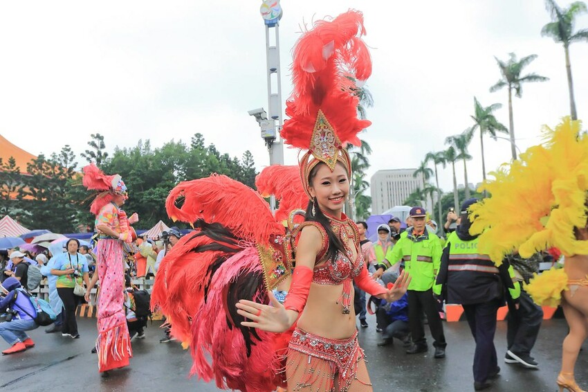 【台北活動】2023夢想嘉年華‧夢回汐止│藝起搖擺築夢‧街上跳森巴舞│世界最大華人嘉年華│最大活動時間‧日期‧