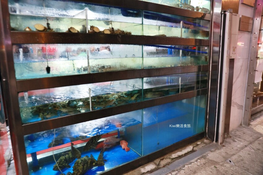 澳門徳記美食︱澳門餐廳推薦德記美食，招牌胡椒雞腳骨煲涮起生牛肉、東星斑、手打豬肉丸都好厲害！