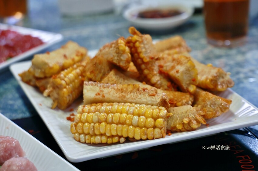 澳門徳記美食︱澳門餐廳推薦德記美食，招牌胡椒雞腳骨煲涮起生牛肉、東星斑、手打豬肉丸都好厲害！