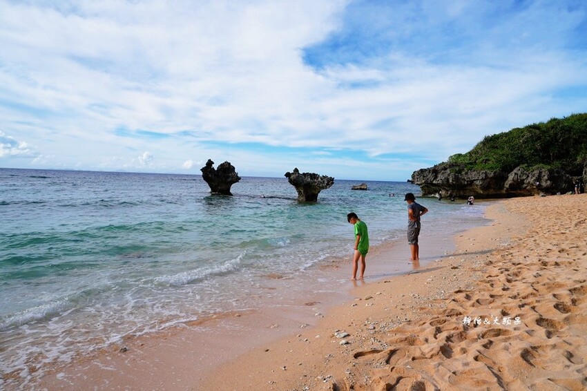沖繩自由行 ❙ 古宇利大橋、心形岩,浪漫愛心石、親子玩水,沖
