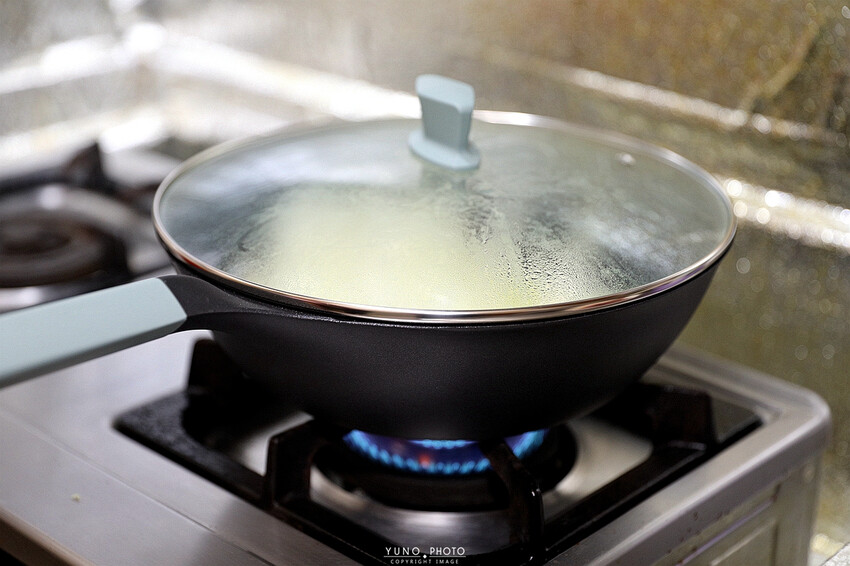 小家庭首選鍋具！輕盈抗刮 廚藝無負擔｜JIA家嚐不沾鍋具組－莫蘭迪綠 (國宴主廚阿慶師團購推薦)