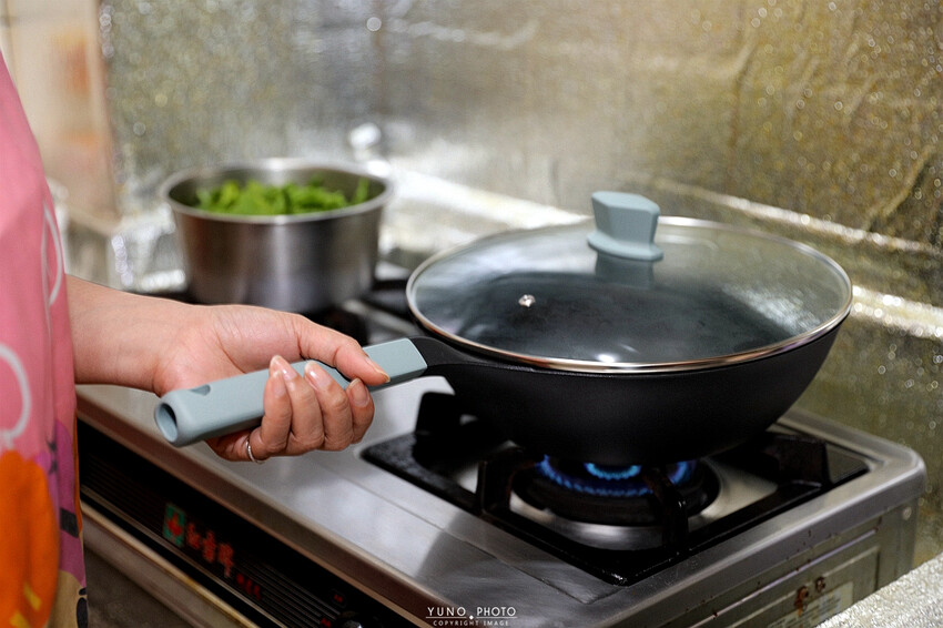 小家庭首選鍋具！輕盈抗刮 廚藝無負擔｜JIA家嚐不沾鍋具組－莫蘭迪綠 (國宴主廚阿慶師團購推薦)