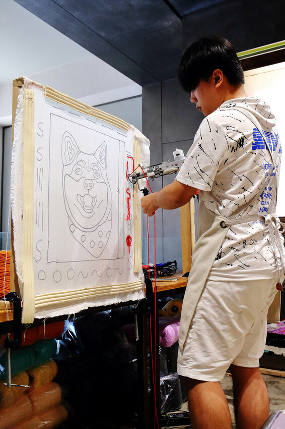 自己的地毯自己做!手作地毯Tufting初體驗!全台灣最大最 自己的地毯自己做!手作地毯Tufting初體驗!全台灣最大最