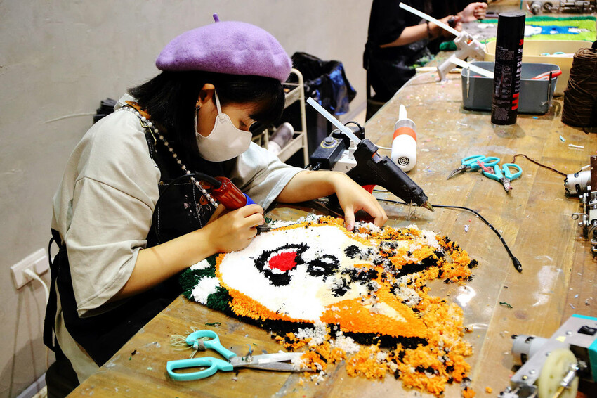 自己的地毯自己做!手作地毯Tufting初體驗!全台灣最大最 自己的地毯自己做!手作地毯Tufting初體驗!全台灣最大最