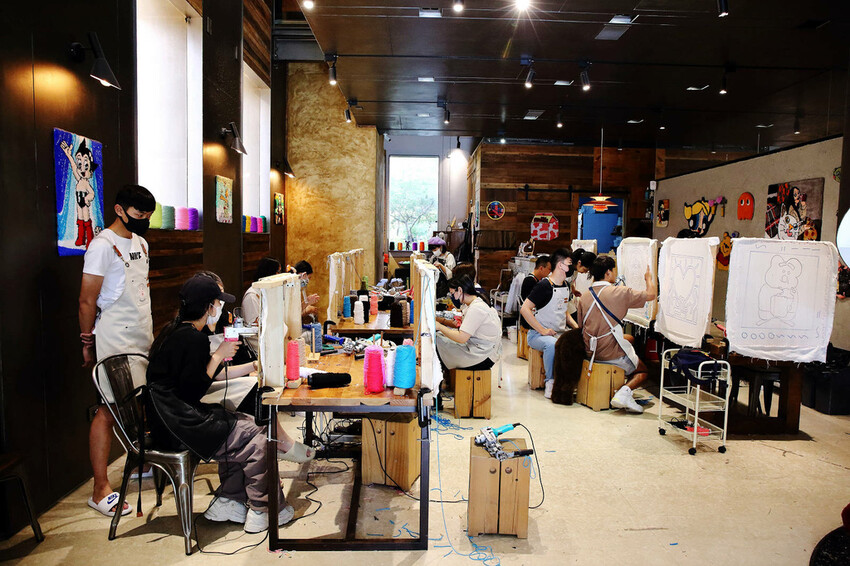 自己的地毯自己做!手作地毯Tufting初體驗!全台灣最大最 自己的地毯自己做!手作地毯Tufting初體驗!全台灣最大最