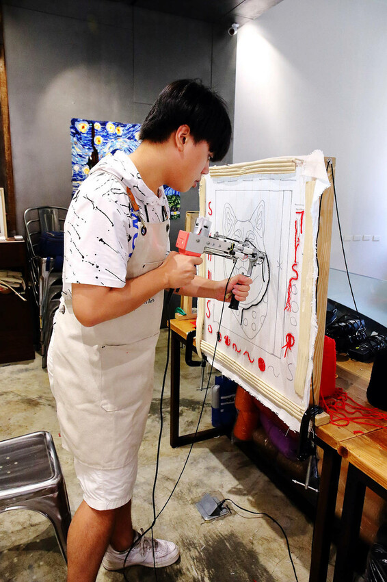 自己的地毯自己做!手作地毯Tufting初體驗!全台灣最大最 自己的地毯自己做!手作地毯Tufting初體驗!全台灣最大最