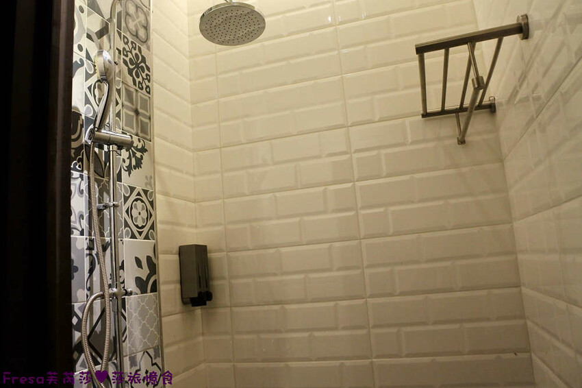 嘉義按摩【五趾沐足體養生會館】嘉義火車站前超方便！專業平價專屬包廂.足底按摩＋半身指壓│足浴＋肩頸紓壓│岩盤浴│精油按摩 - Fresa芙芮莎♥莎旅憶食