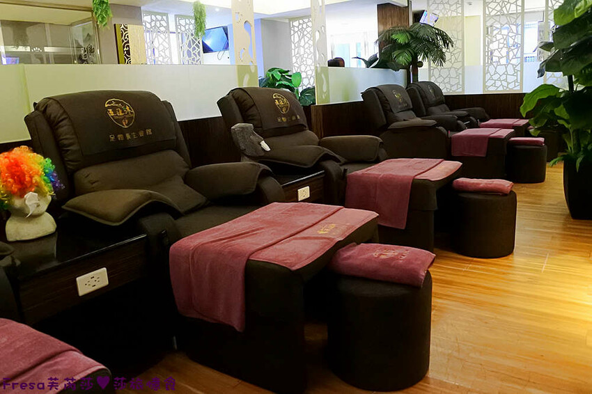 嘉義按摩【五趾沐足體養生會館】嘉義火車站前超方便！專業平價專屬包廂.足底按摩＋半身指壓│足浴＋肩頸紓壓│岩盤浴│精油按摩 - Fresa芙芮莎♥莎旅憶食