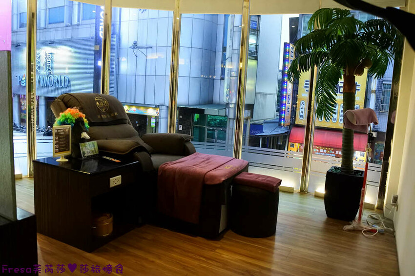 嘉義按摩【五趾沐足體養生會館】嘉義火車站前超方便！專業平價專屬包廂.足底按摩＋半身指壓│足浴＋肩頸紓壓│岩盤浴│精油按摩 - Fresa芙芮莎♥莎旅憶食